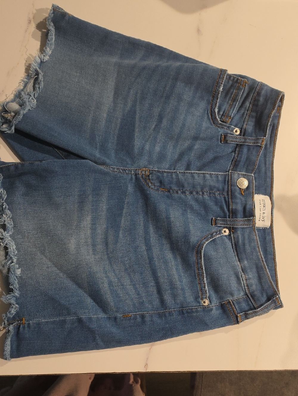 Crown & Ivy Light Wash Distressed  Frayed Hem Denim Shorts Size 6